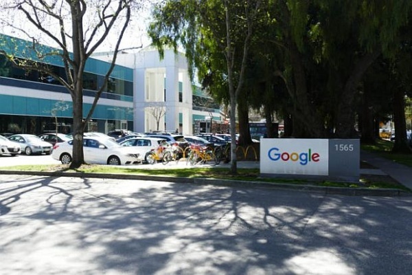 Nincs könnyű helyzetben a Google, mert térképszolgáltatásával néha neki kéne eldönteni távoli országok határvitáit. a_google_maps_teljesen_megbizhatatlan_screenshot_20170624122536_1_nfh.jpg